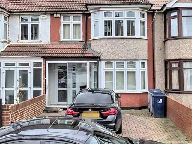 House for rent in London Borough of Ealing, Greater London