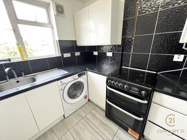 Apartment for rent in London Borough of Ealing, Greenford