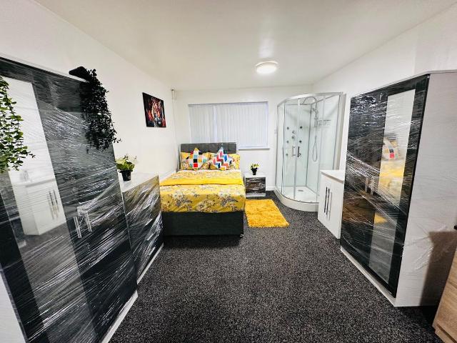 Room for rent in London Borough of Ealing, Greenford