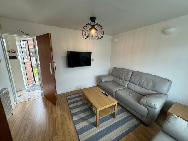 Room for rent in High Field, York