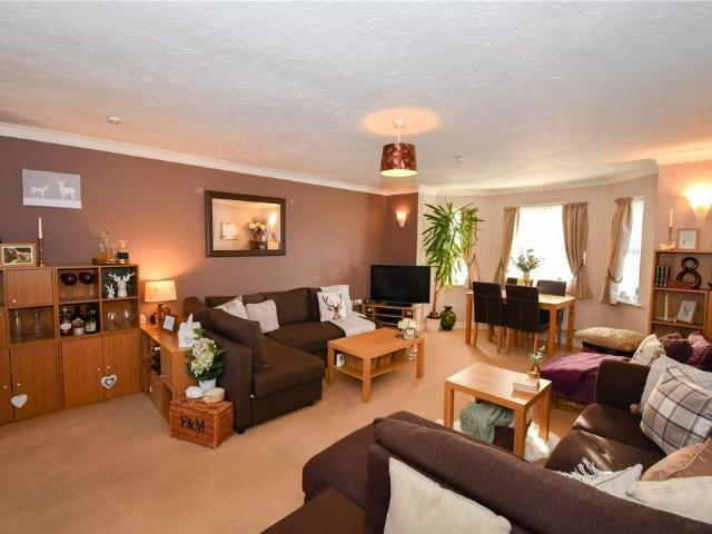 Apartment for rent in Overchurch Hill, Moreton