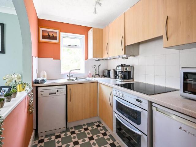 Apartment for rent in Westborough, Surrey