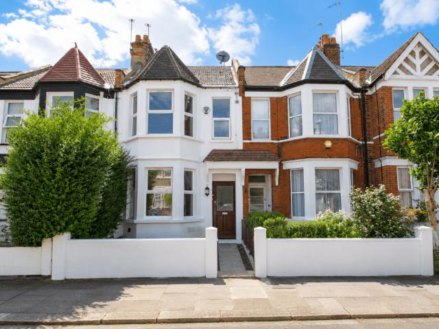 Apartment for rent in Harrow Weald, Greater London