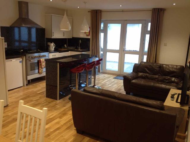 Room for rent in Lipson, Mount Wise