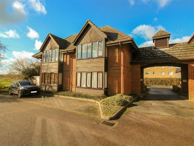 Studio for rent in Epping, Essex