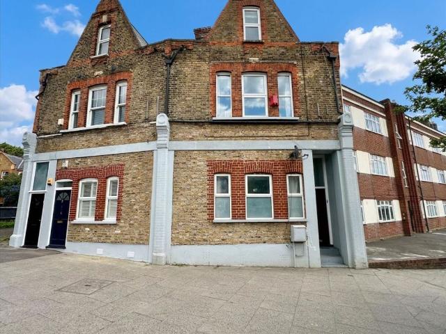 Apartment for rent in London Borough of Lewisham, Ladywell