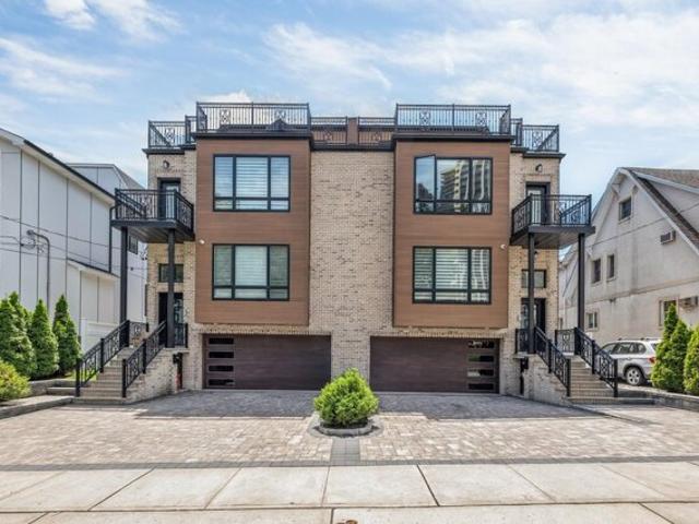 House for sale in Cliffside Park, New Jersey
