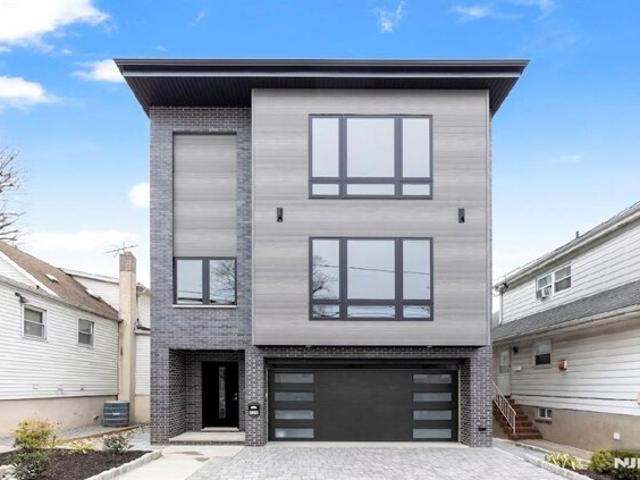 House for sale in Cliffside Park, New Jersey