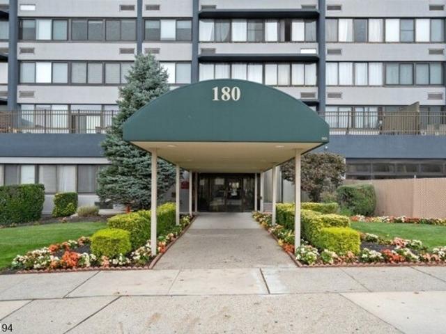 Condo for sale in Passaic, New Jersey