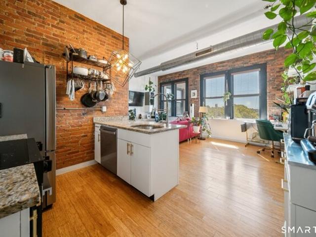 Condo for sale in Bridgeport, Connecticut