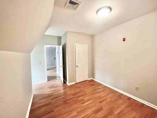 Apartment for rent in Lower East Side, Milwaukee