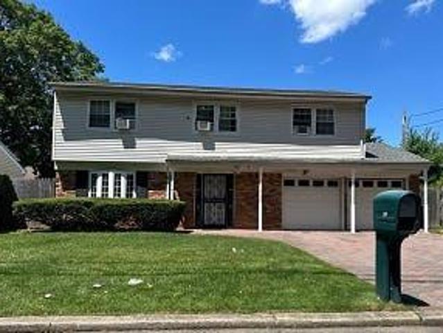 House for sale in Huntington, New York