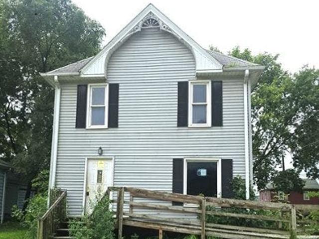 House for sale in Waterloo, Iowa