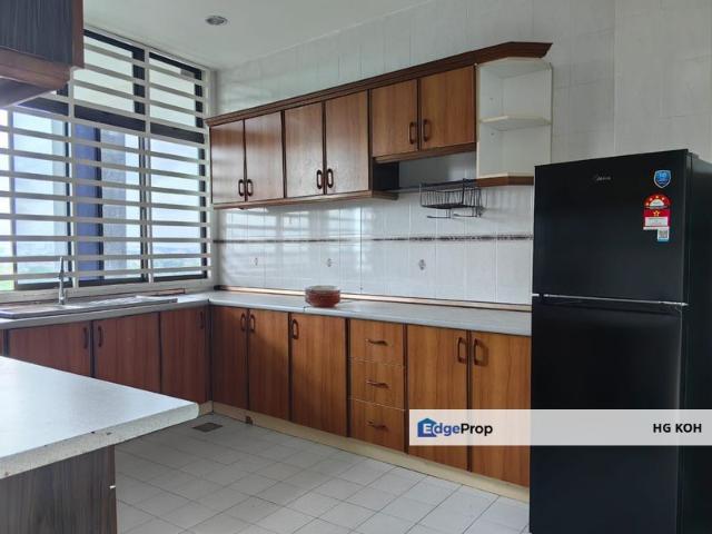 Condominium for sale in Malaka