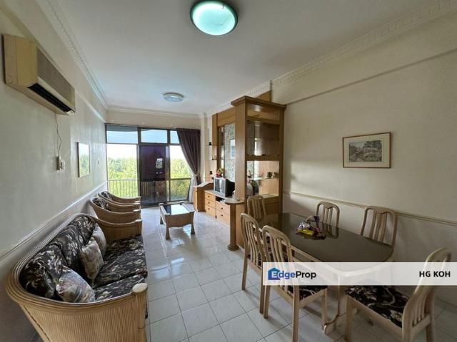 Condominium for rent in Malaka