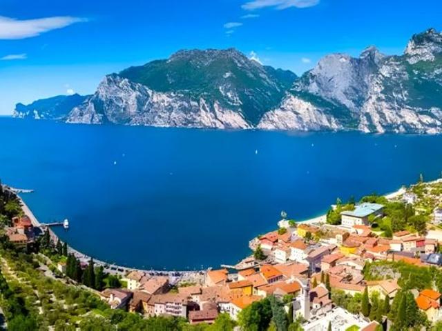 Villa Indipendente in vendita a Garda, Veneto