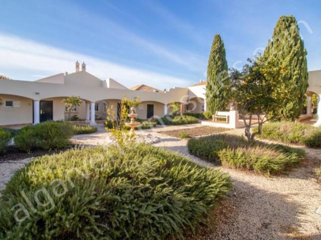 Apartamento venda em Estômbar, Faro