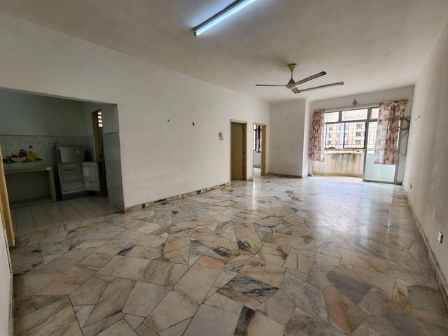 Apartment for sale in Petaling, Damansara Damai