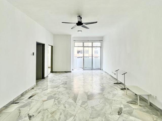Apartment for sale in Petaling, Damansara Damai