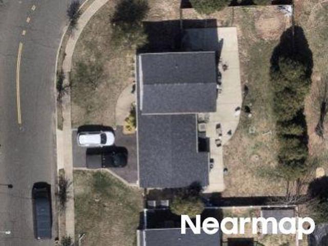 House for sale in East Islip