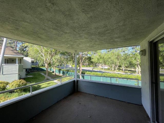 Room for rent in Laguna Hills, California