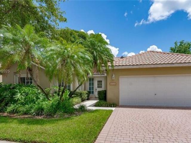House for sale in Weston