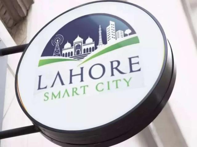 Land for sale in Model Town