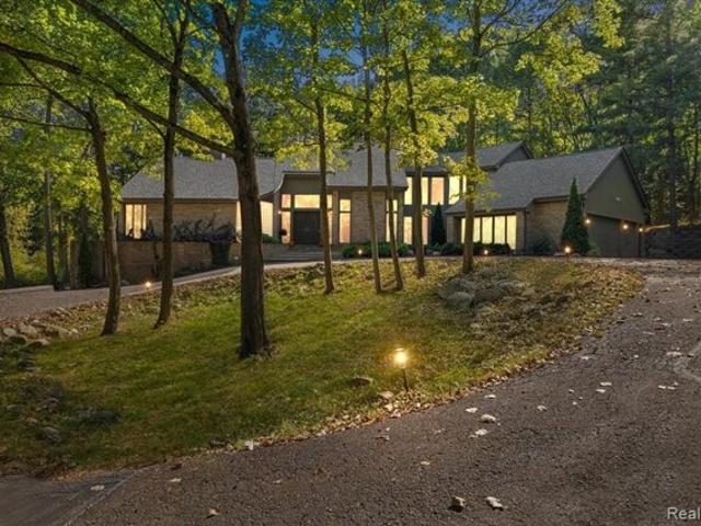 House for sale in Bloomfield Hills, Michigan