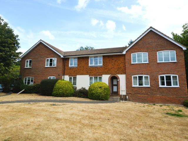 Apartment for rent in Heol-las, Surrey