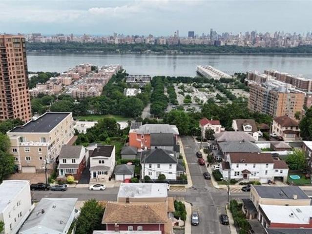 House for sale in Cliffside Park House for sale in Cliffside Park