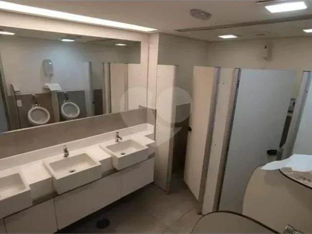 Ponto Comercial aluguel em Região Imediata de São Paulo, Região Metropolitana de São Paulo