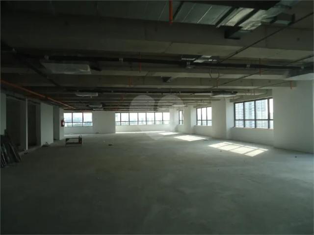 Ponto Comercial aluguel em Região Imediata de São Paulo, Região Metropolitana de São Paulo