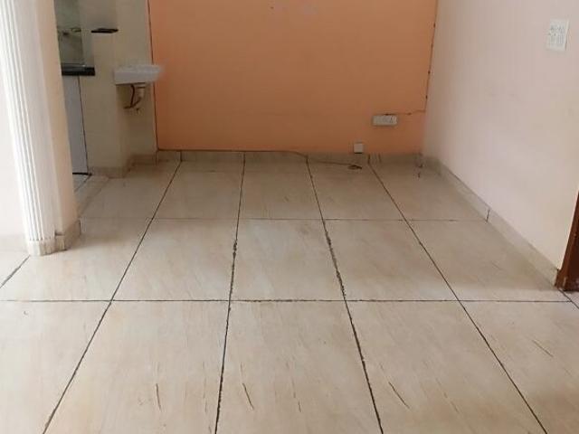 Commercial for rent in Deri