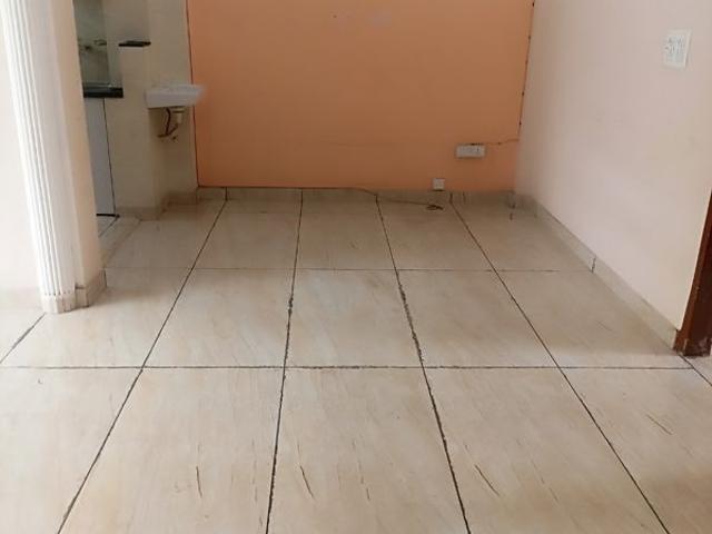 Commercial for rent in Deri