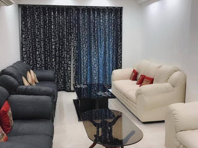 Property for rent in Deri