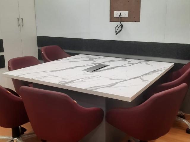 Commercial for rent in Deri