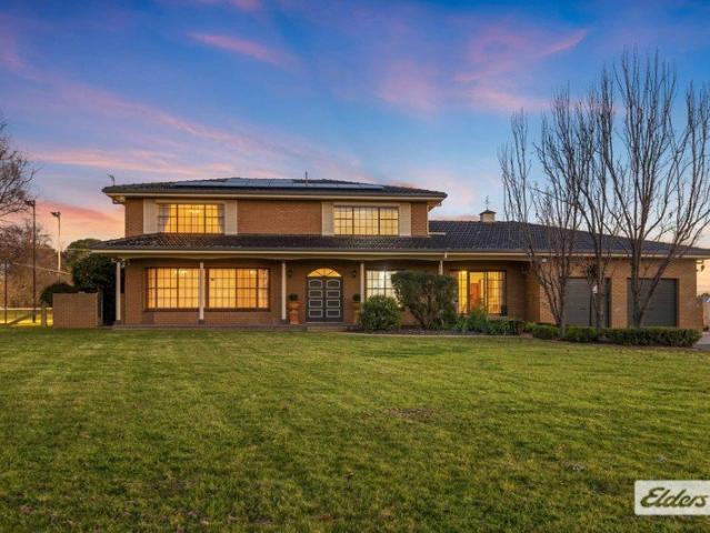 Cottage for sale in Lake Albert, Wagga Wagga City Council