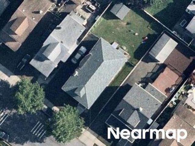 House for sale in Lyndhurst, New Jersey