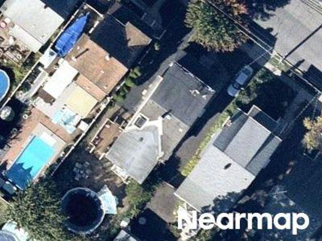 House for sale in Lyndhurst, New Jersey
