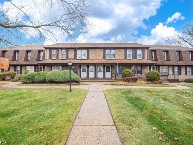Condo for sale in Clark, New Jersey