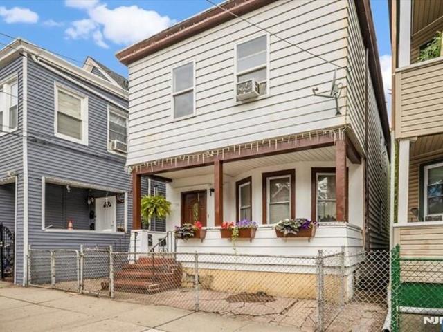 House for sale in Clifton