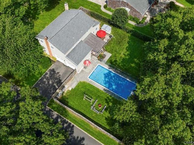 House for sale in Smithtown, New York