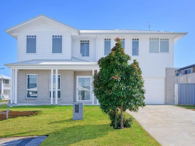House for rent in Lake Cathie, Port Macquarie-Hastings Council