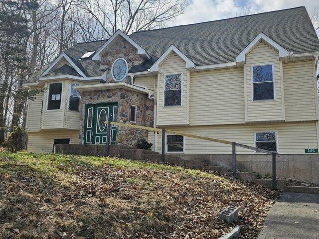 House for sale in Henryville