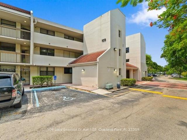 Condo for sale in Oakland Park, Florida
