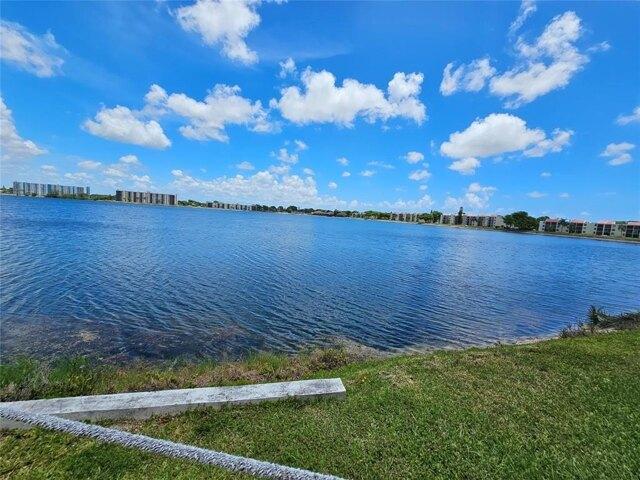 Condo for sale in Oakland Park