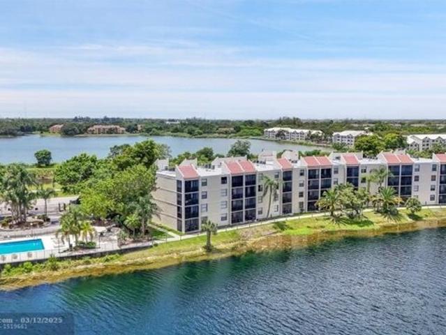 Condo for sale in Oakland Park