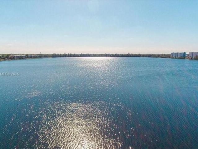 Condo for sale in Oakland Park