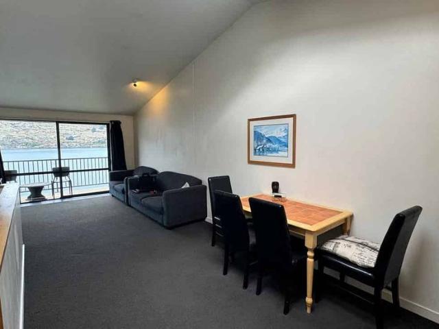Townhouse for rent in Otakou