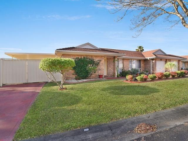 Duplex for rent in Lake Haven, Central Coast Council